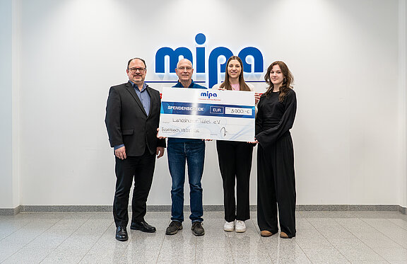 Spendenübergabe an die Landshuter Tafel Spendenübergabe an die Landshuter Tafel